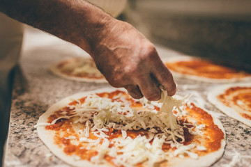 L'arte della pizza, fase di lavorazione della pizza