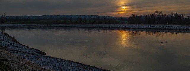 Sonnenuntergang am Main-Donau-Kanal Nürnberg