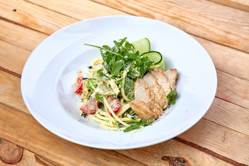 grilled chicken with fresh vegetables
