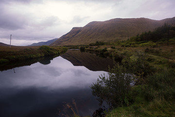 In der Nähe von den Aasleagh Falls in Irland