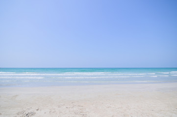 Fototapeta na wymiar View of the beach, blue sea in the daytime