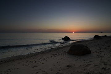 Wschód słońca nad morzem © Grzegorz