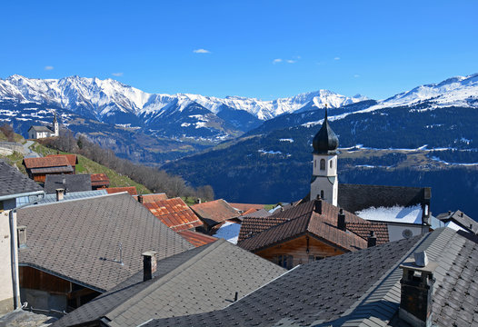 Das Dorf Siat/Seth, Kanton Graub&uuml;nden