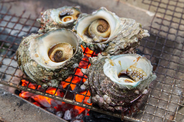 サザエのつぼ焼き