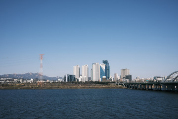 Fototapeta na wymiar the ordinary scenery of Seoul in the middle of Covid-19 pandemic 