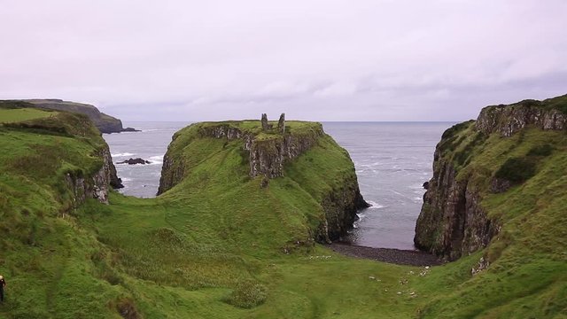 Irland - Unterwegs am Wild Atlantic Way: Dunseverick Castle