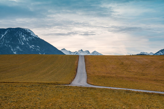 Der Weg in die Berge