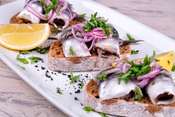 sandwich with herring 