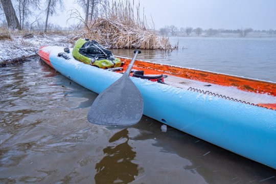 stand up paddling in winter