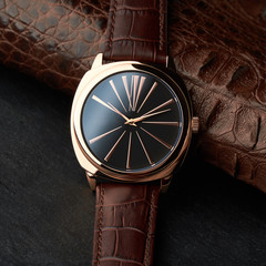 clock, timer
watch, timepiece