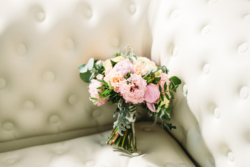 white and pink wedding bouquet