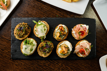 bruschetta set for wine