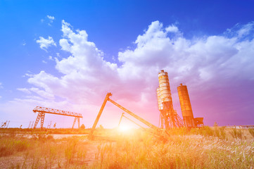 Cement mixing silo
