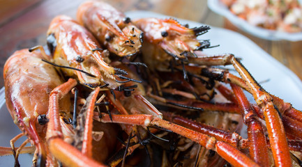 Grilled shrimp served on a plate, shrimp-seafood, grilled, barbecue-food, grilled barbecue, seafood