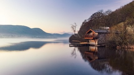 Fototapeta premium Ullswater boat house at sunset