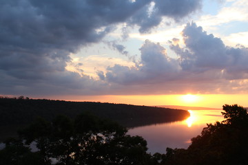 Obraz premium sun set on the windy river