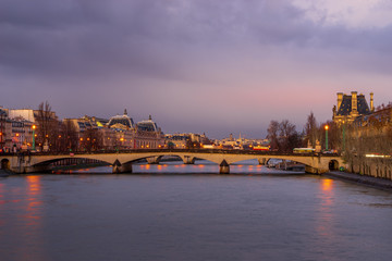 Fototapeta premium Paris Seine river by night