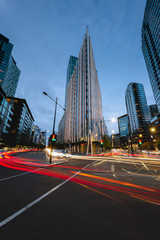 Obraz premium Light trails on a corner in Melbourne CBD
