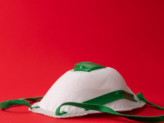 FFP1 dust mask with filter on red
