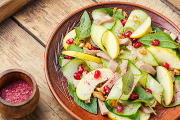 Green salad with meat