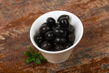 Black olives in the bowl