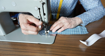 Schutzmaske gegen Covid-19 nähen