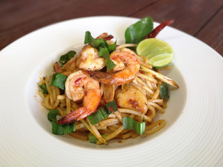 Spaghetti seafood with spicy chili Seafood Thai Style (Spaghetti Pad Kee Mao)