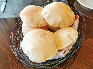 Frischgebackenes arabisches Brot