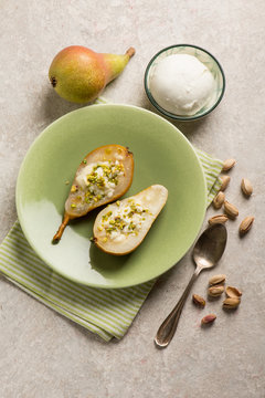oven pears with mozzarella and pistachio