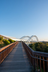 新西海橋と遊歩道（縦構図）