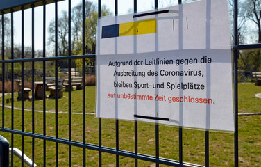 wegen corona-krise gesperrter freizeitplatz in alzey, m&auml;rz 2020