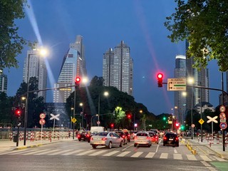 La ville de nuit à Buenos Aires