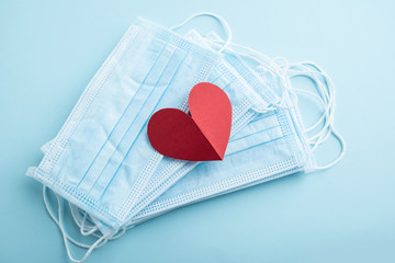 Donate anti-epidemic medical supplies, disposable medical masks and red hearts