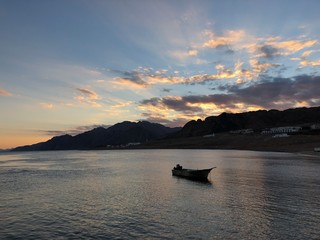 Naklejka premium zachód słońca nad rzeką