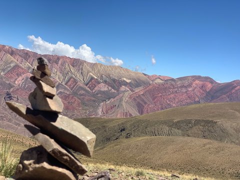 Paysage de montagne coloré  en Amérique du Sud