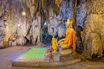Obraz premium Kanchanaburi, Thailand - August 14, 2019 : Wat Tham Khao temple also known as Tiger Cave Temple.