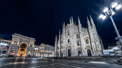 Fototapeta premium Milano, piazza del Duomo