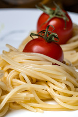 spaghetti and tomato sauce