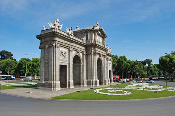 Fototapeta na wymiar Porta di Alcalà