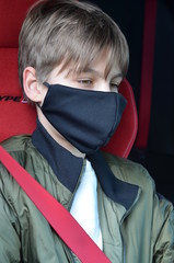 koronawirus  , coronavirus , maseczka wirusowa , maska antywirusowa , chłopiec  w maseczce , antywirusowa maseczka , wirus , virus , maska , maseczka , sport w masce , sport w maseczce , dziecko maska © Szymon