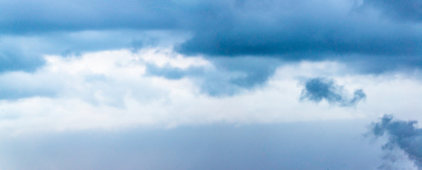 Obraz premium Fantastic clouds against blue sky, panorama