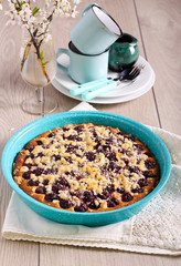 Cherry cake with crumble topping