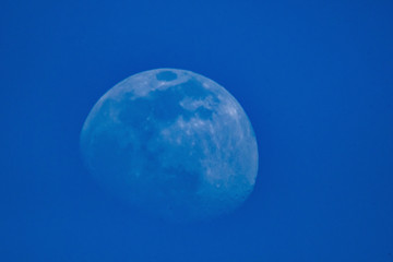 Lune en plein jour  moon in broad daylight