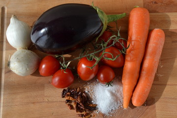 ingredientes para preparar una sopa vegana