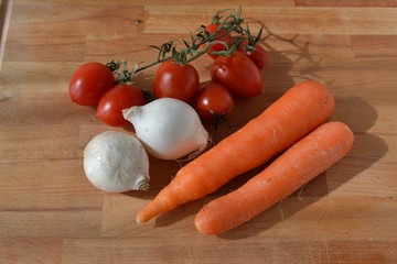 verduras de estación tomate cebolla zanahoria 