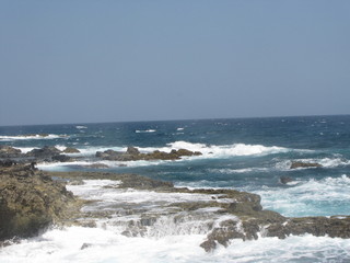 Fototapeta na wymiar waves and rocks
