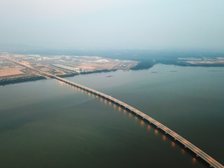 Fototapeta premium Penang second bridge under blue hour.