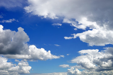 Naklejka premium Perfekter Himmel am See