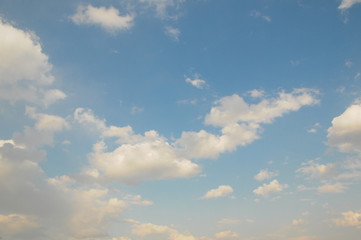 Fototapeta premium blue sky and small clouds in the right corner of the image