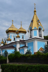 Fototapeta na wymiar Eglise Orthodoxe bleue Chisinau Moldavie